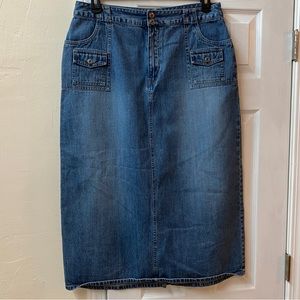 3/$15 women’s medium wash jean skirt